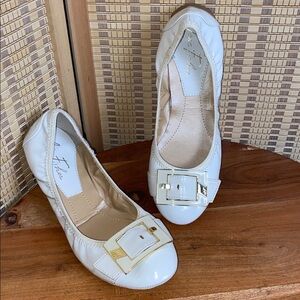 Marc Fischer Cream Faux Patent Leather Flats Toe Buckle Size 8